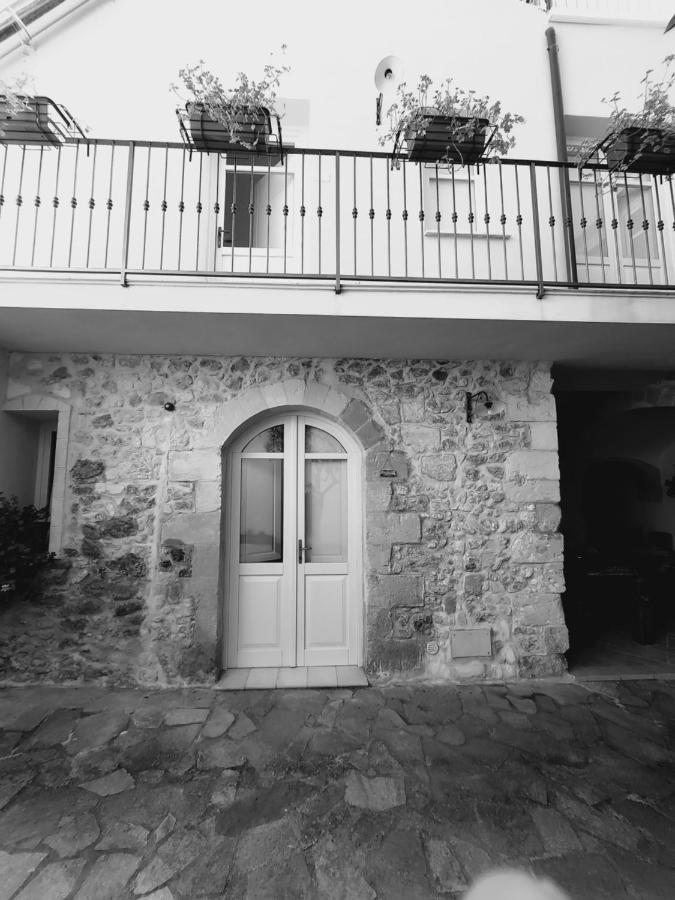 Domo Antiga Guest Rooms Sorso Exterior foto